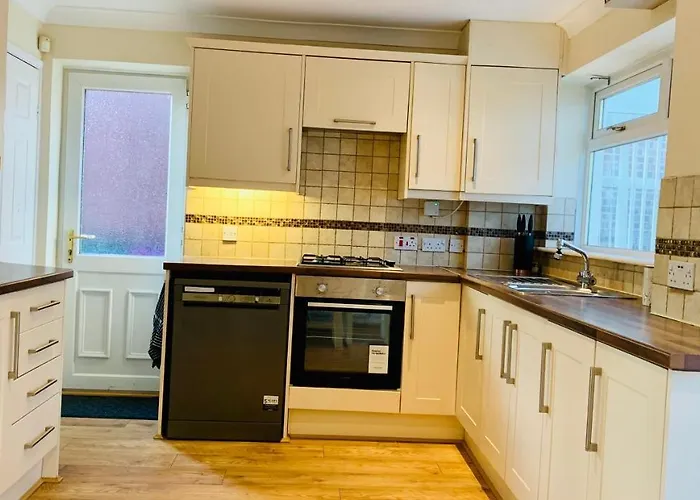 Homely Detached 3 Bedroom House Near Sheffield