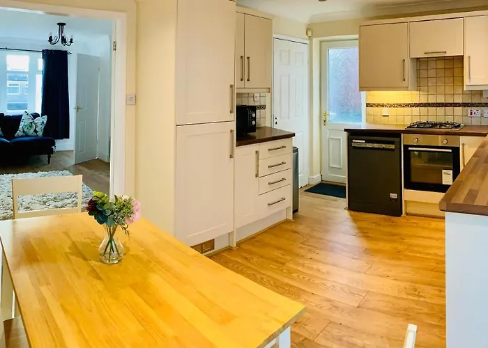 Homely Detached 3 Bedroom House Near Sheffield