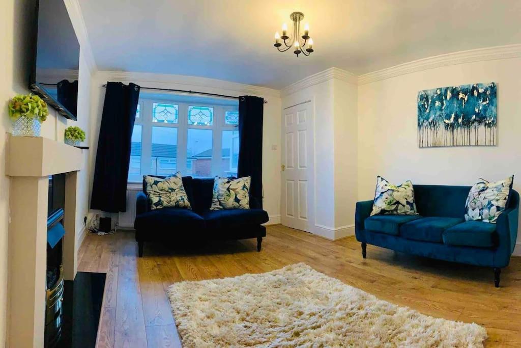 Homely Detached 3 Bedroom House Near Sheffield Holiday home