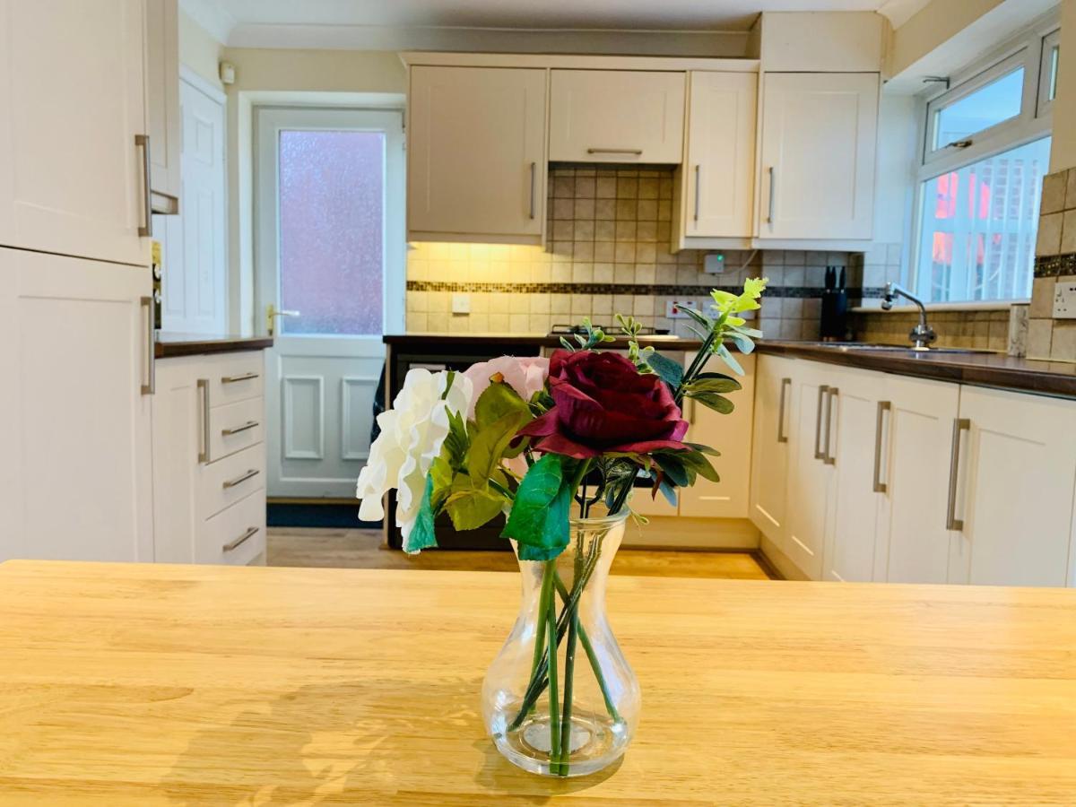 Homely Detached 3 Bedroom House Near Sheffield Rotherham