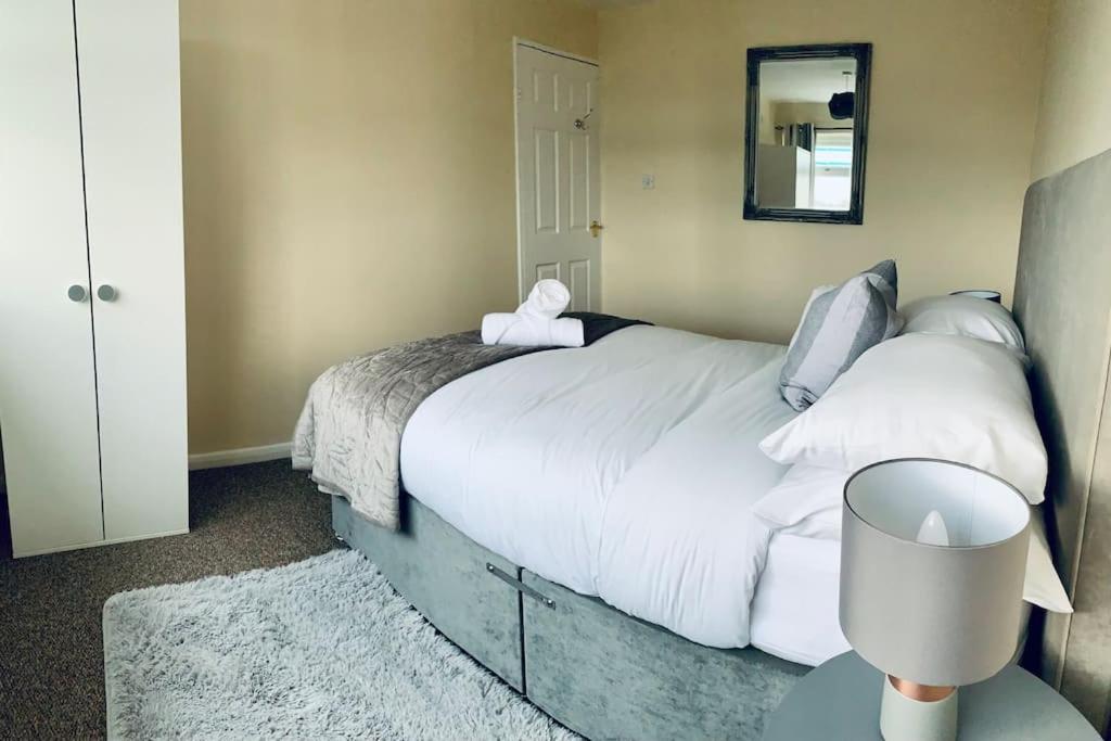 Homely Detached 3 Bedroom House Near Sheffield Holiday home Rotherham