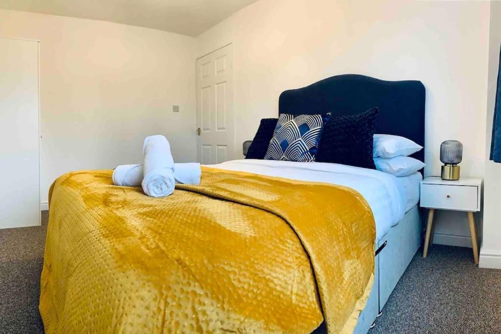 Homely Detached 3 Bedroom House Near Sheffield Holiday home *